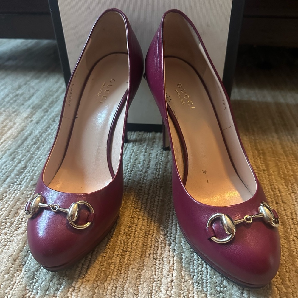 Gucci Women's Burgundy Leather Pumps